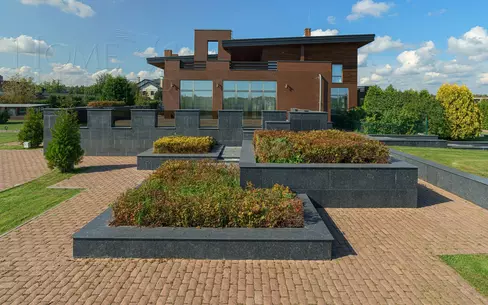 2-этажный коттедж 1 686 м² с отделкой
