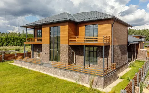2-этажный коттедж 556.2 м² без отделки