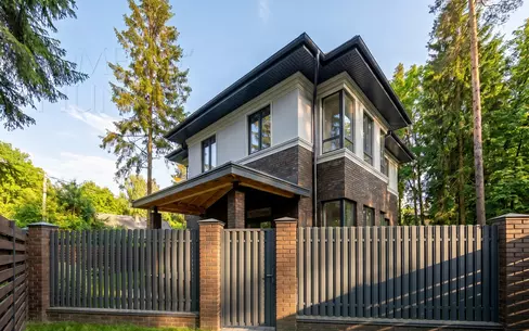 2-этажный коттедж 300 м² без отделки