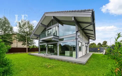 1-этажный коттедж 240 м² с отделкой