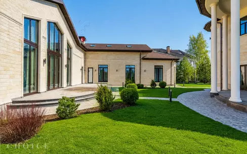 3-этажный коттедж 1 445 м² с отделкой