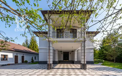 2-этажный коттедж 590 м² с отделкой