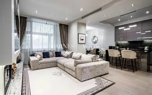 3-этажный таунхаус 300 м² с отделкой