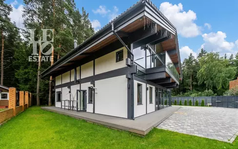 1-этажный коттедж 360 м² с отделкой