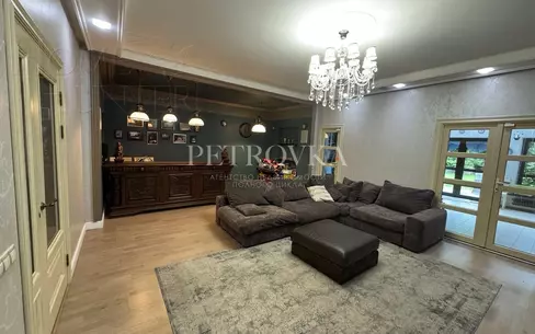 3-этажный таунхаус 320 м² с отделкой