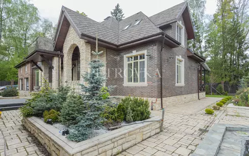 2-этажный коттедж 488.7 м² с отделкой