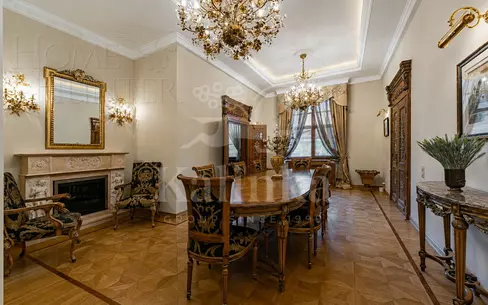 5-комн. кв., 180 м², 2/9 этаж