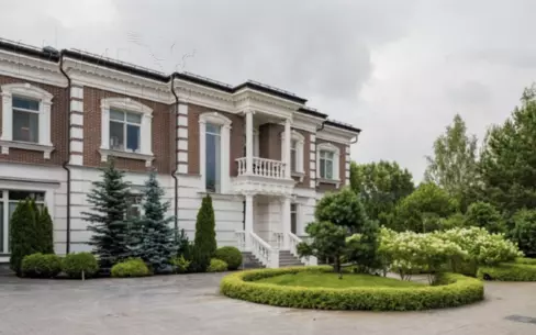 2-этажный коттедж 1 258 м² с отделкой