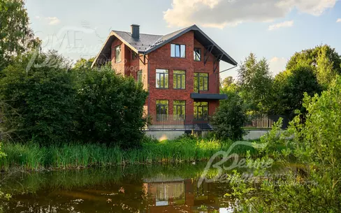 2-этажный коттедж 443 м² без отделки