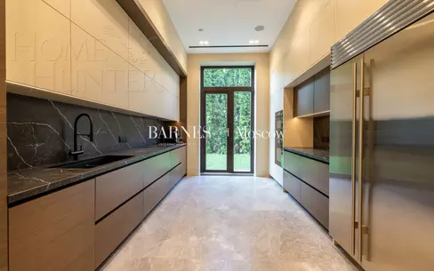2-этажный коттедж 1 150 м² с отделкой