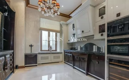 2-этажный коттедж 1 250 м² с отделкой