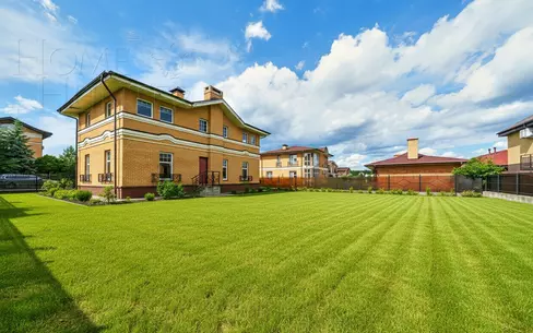 2-этажный коттедж 245.1 м² без отделки