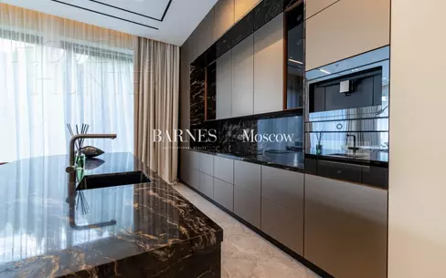 2-этажный коттедж 1 150 м² с отделкой