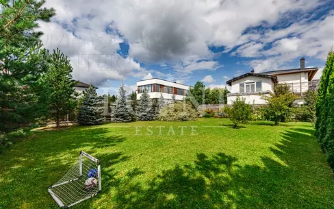 2-этажный коттедж 380 м² с отделкой