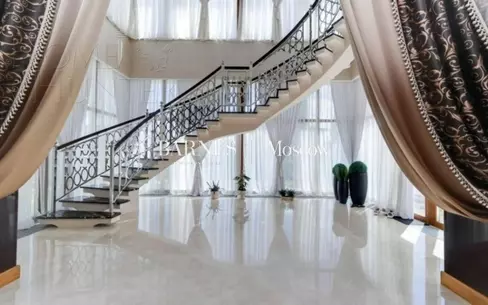 2-этажный коттедж 1 250 м² с отделкой
