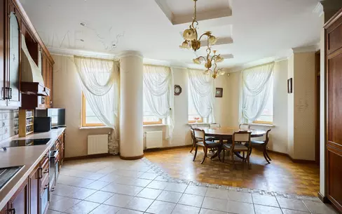 4-КОМН. КВАРТИРА С ОТДЕЛКОЙ 270 М² НА 22 ЭТАЖЕ