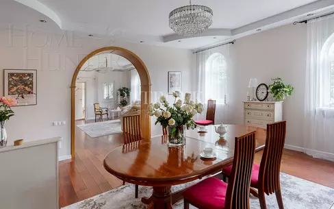 3-этажный коттедж 450 м² с отделкой