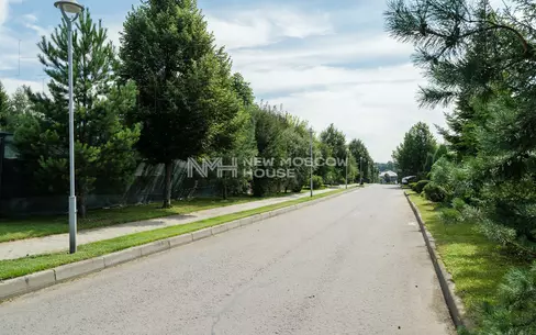 Участок 25.1 сот. в охраняемом поселке