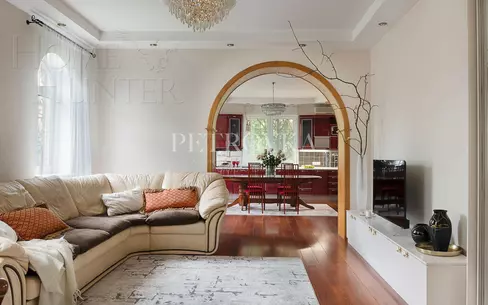 3-этажный коттедж 450 м² с отделкой