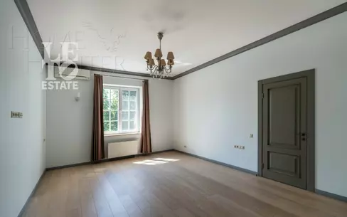 2-этажный коттедж 491.5 м² с отделкой