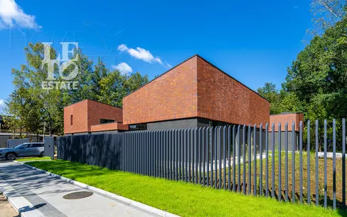 1-этажный коттедж 570 м² без отделки