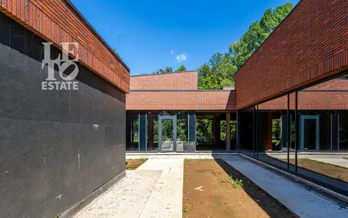 1-этажный коттедж 570 м² без отделки