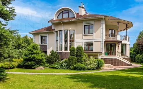 2-этажный коттедж 690 м² с отделкой