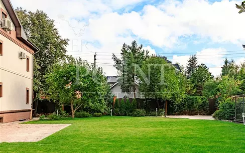 2-этажный коттедж 450 м² с отделкой