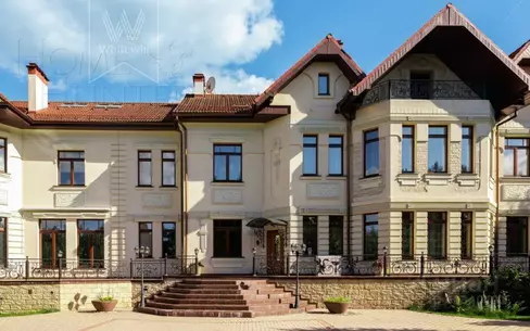 3-этажный коттедж 2 235 м² с отделкой