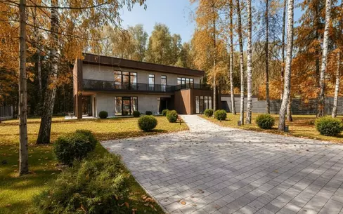 2-этажный коттедж 381 м² с отделкой