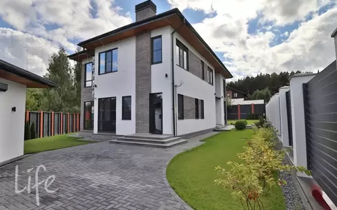 2-этажный коттедж 288 м² с отделкой