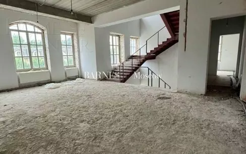 3-этажный коттедж 930 м² без отделки