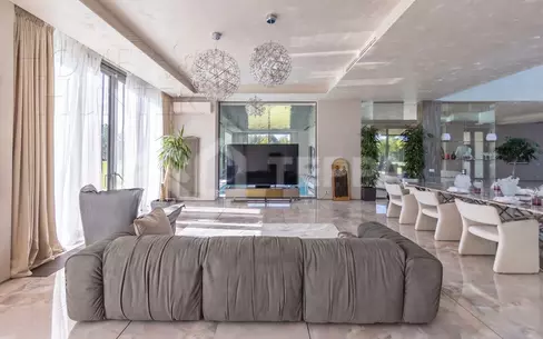 2-этажный коттедж 1 500 м² с отделкой