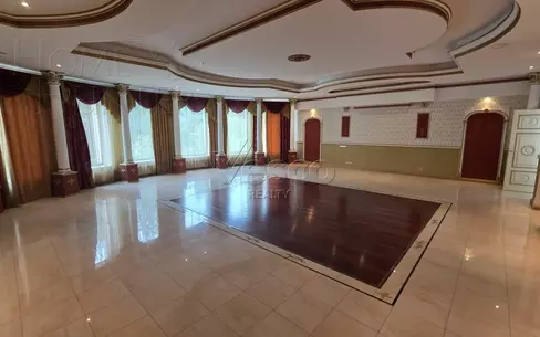 2-этажный коттедж 1 250 м² с отделкой