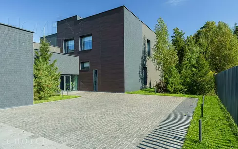 2-этажный коттедж 1 695 м² с отделкой