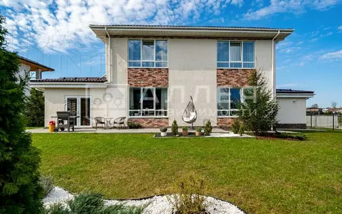 2-этажный коттедж 250 м² с отделкой