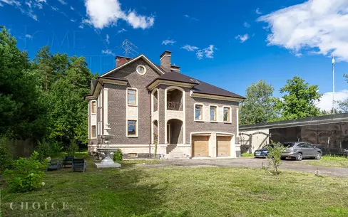 2-этажный коттедж 550 м² с отделкой