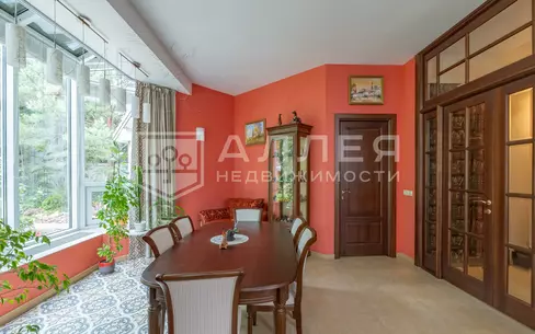 2-этажный коттедж 330 м² с отделкой