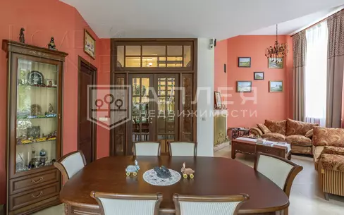 2-этажный коттедж 330 м² с отделкой