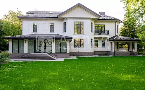 2-этажный коттедж 1 250 м² с отделкой