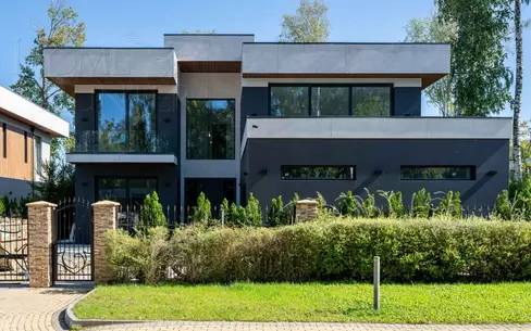 2-этажный коттедж 650 м² без отделки