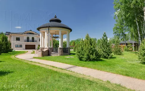 3-этажный коттедж 2 350 м² без отделки
