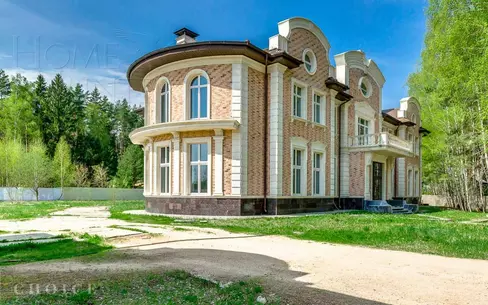 2-этажный коттедж 1 100 м² без отделки