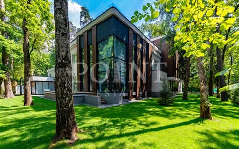 3-этажный коттедж 1 800 м² с отделкой