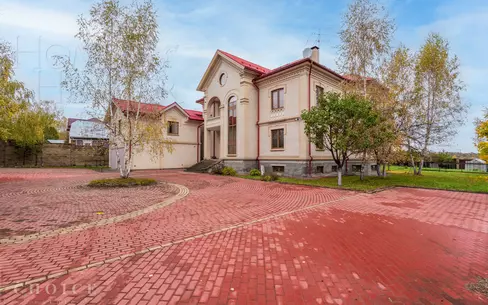 2-этажный коттедж 750 м² с отделкой