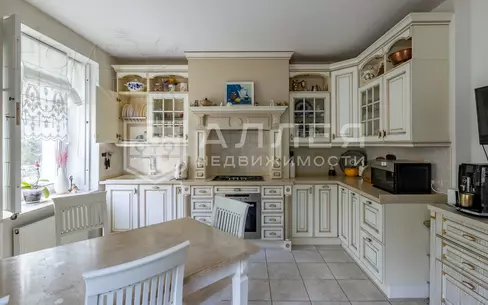 2-этажный коттедж 330 м² с отделкой
