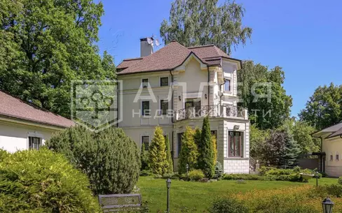 3-этажный коттедж 468 м² с отделкой