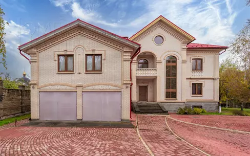 2-этажный коттедж 750 м² с отделкой