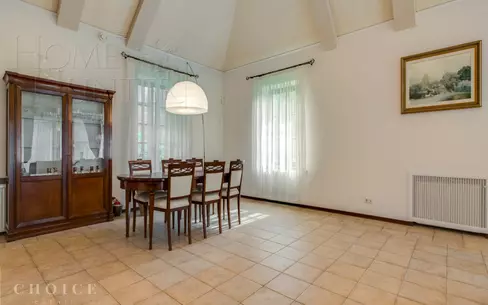 2-этажный коттедж 650 м² с отделкой
