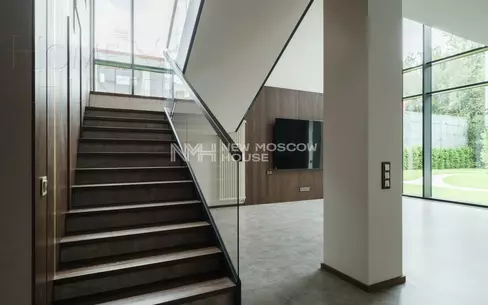 3-этажный коттедж 640 м² с отделкой